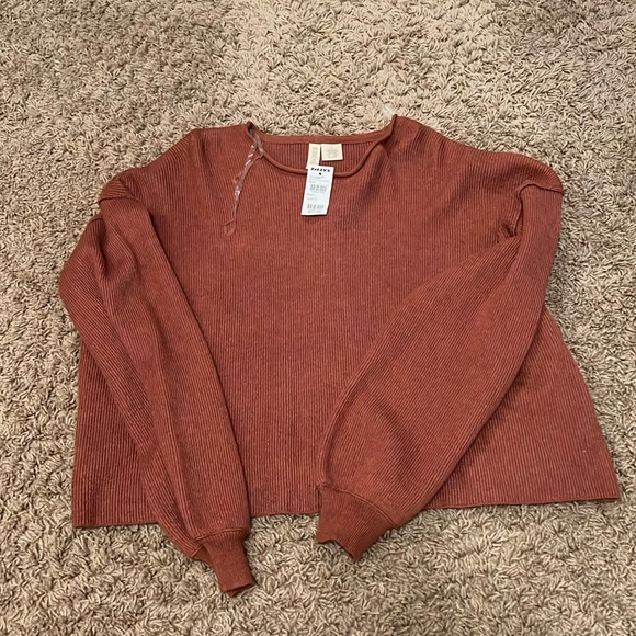 NWT Cropped Sweater - Picture 1 of 3